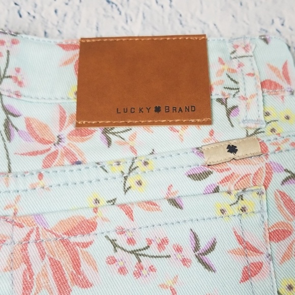 Kid's Lucky Brand floral print denim Riley Shorts - Picture 4 of 7
